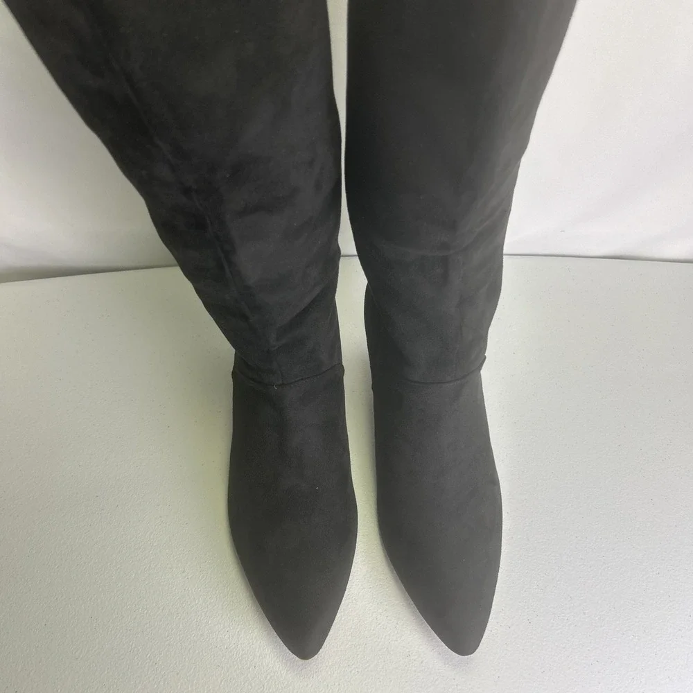 Coutgo Black Suede Knee High Boots Size 8.5 NIB Pointed Toe Kitten‎ Heel